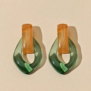 NEW ACRYLIC FASHION EARRINGS IN GREEN AND BROWN